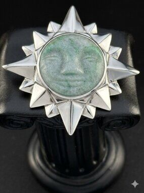 🌞 Vintage Sterling Silver Sun Face Brooch with Carved Green Jade Center (925)